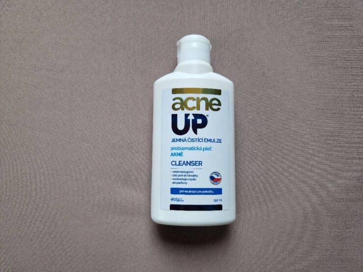 AcneUp Cleanser - čistící gel na akné
