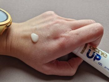 AcneUp gel na akné konzistence